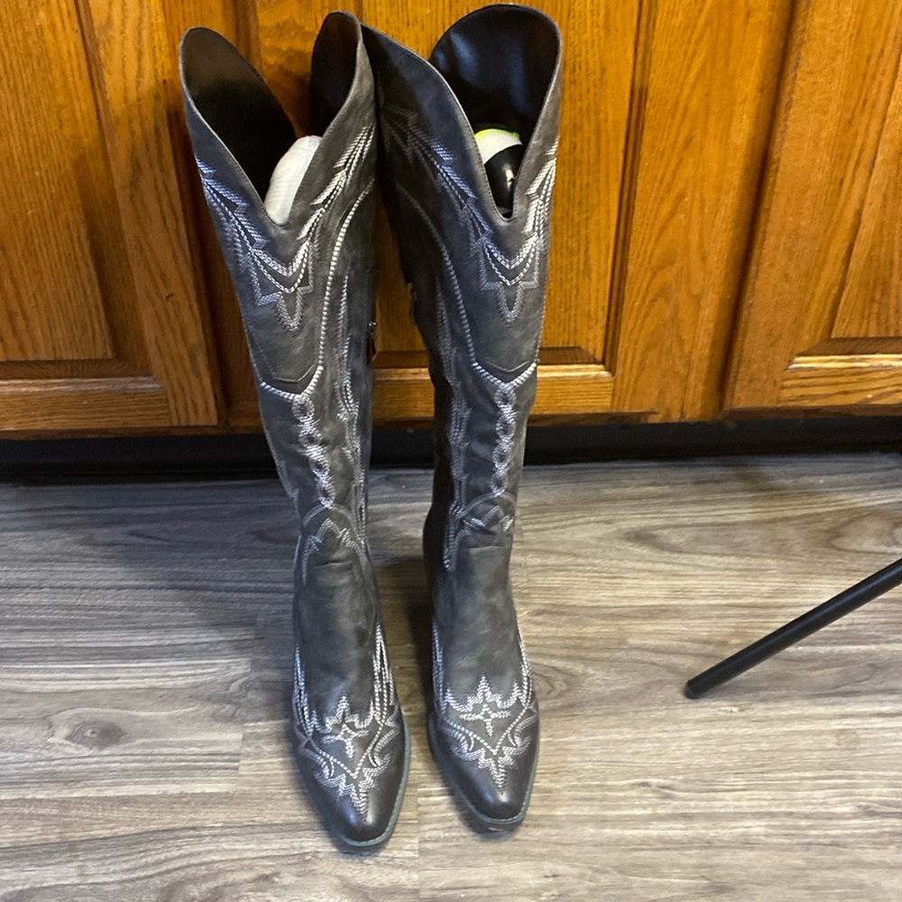 RONILURN Mid Calf Cowboy Boots Country Western Embroidered Size 10